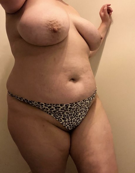Nacktes geleaktes OnlyFans-Foto von Snacky Thikums