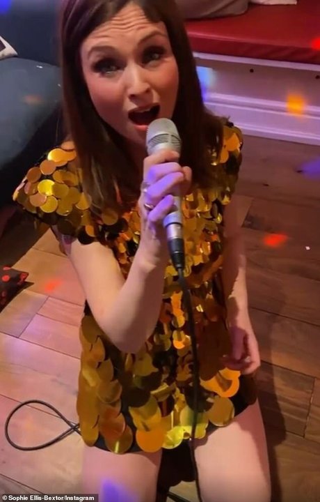 Nacktes geleaktes OnlyFans-Foto von Sophie Ellisbextor