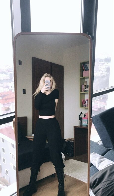 Nacktes geleaktes OnlyFans-Foto von Snowmaiid