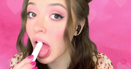 Nacktes geleaktes OnlyFans-Foto von Quantum Asmr