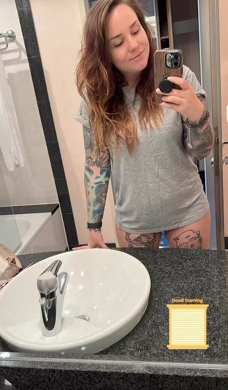 Nacktes geleaktes OnlyFans-Foto von Missrage