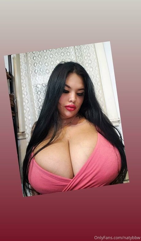 Nacktes geleaktes OnlyFans-Foto von Natyybbw