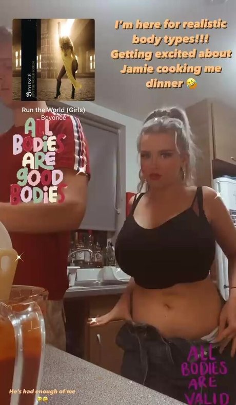 Nacktes geleaktes OnlyFans-Foto von Amber Rose Brightman