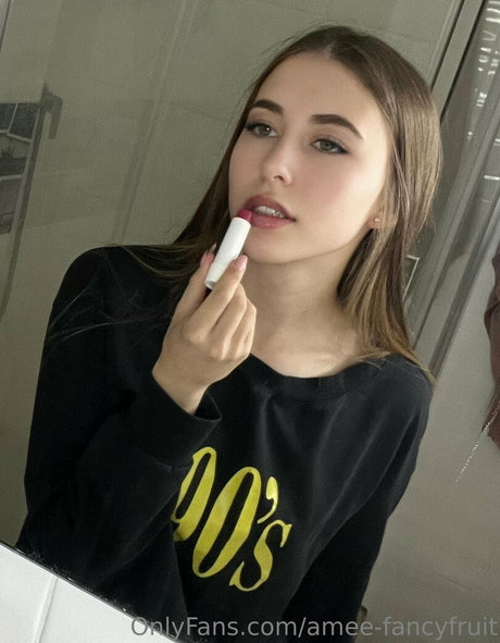 Nacktes geleaktes OnlyFans-Foto von Littlelisa