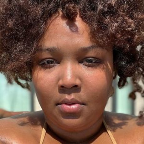 Nacktes geleaktes OnlyFans-Foto von Lizzo