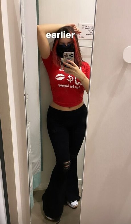 Nacktes geleaktes OnlyFans-Foto von Chxrrychick