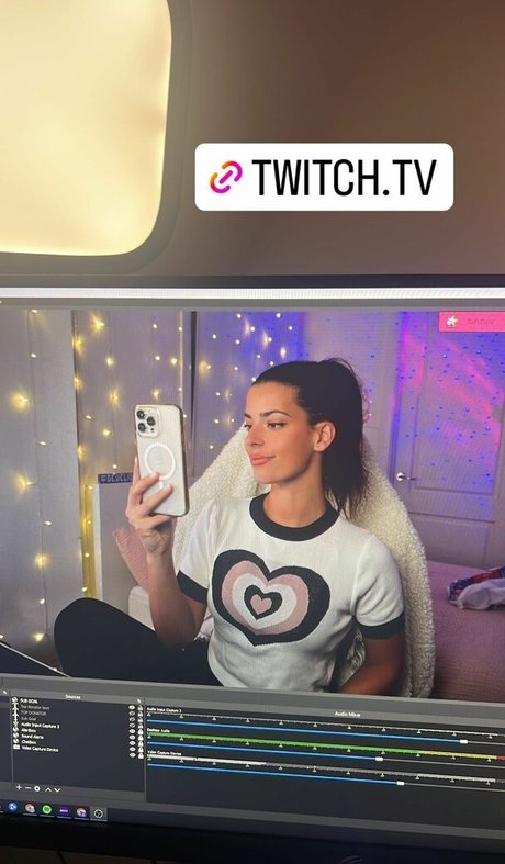 Nacktes geleaktes OnlyFans-Foto von Develique
