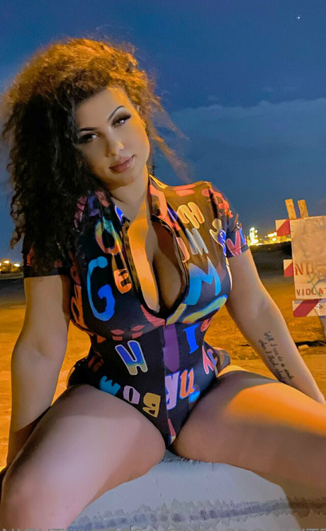 Nacktes geleaktes OnlyFans-Foto von Nessatnight
