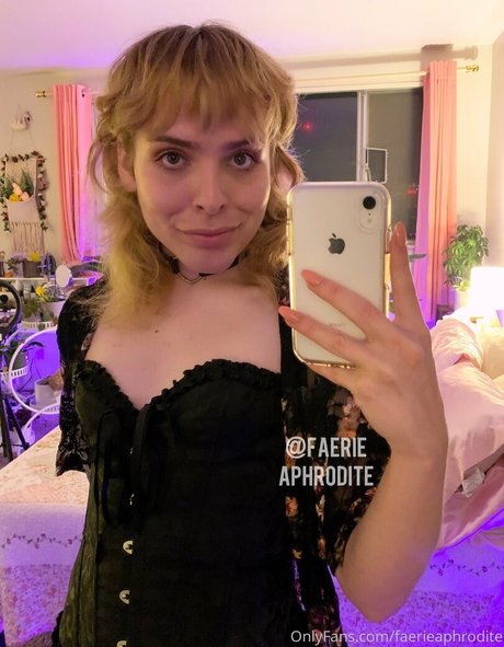 Nacktes geleaktes OnlyFans-Foto von Faerieaphrodite