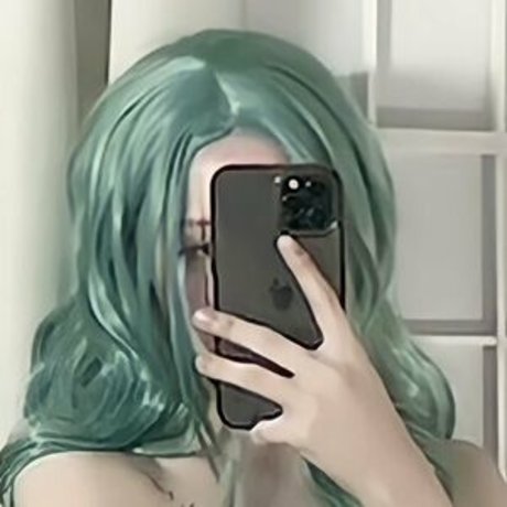 Nacktes geleaktes OnlyFans-Foto von Lolaaasaur