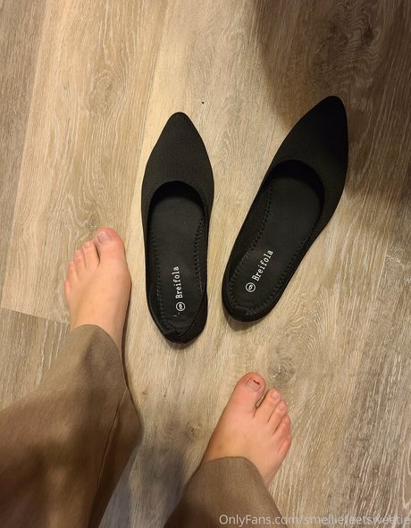 Nacktes geleaktes OnlyFans-Foto von Smelliefeetsweetie