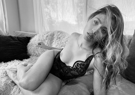 Nacktes geleaktes OnlyFans-Foto von Ariaserrano