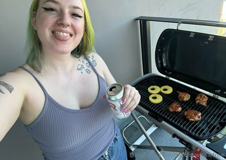 Nacktes geleaktes OnlyFans-Foto von Melthewhalefree