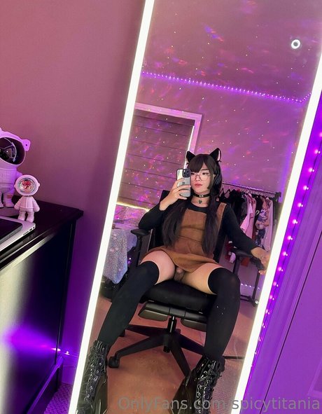Nacktes geleaktes OnlyFans-Foto von Spicytitania