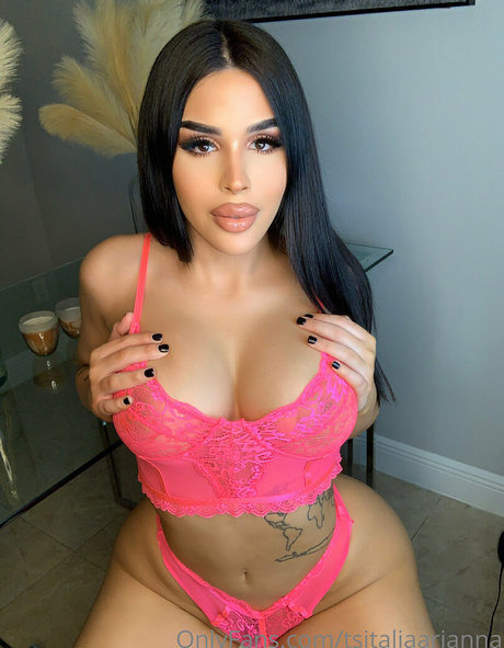 Nacktes geleaktes OnlyFans-Foto von Tsitaliaarianna