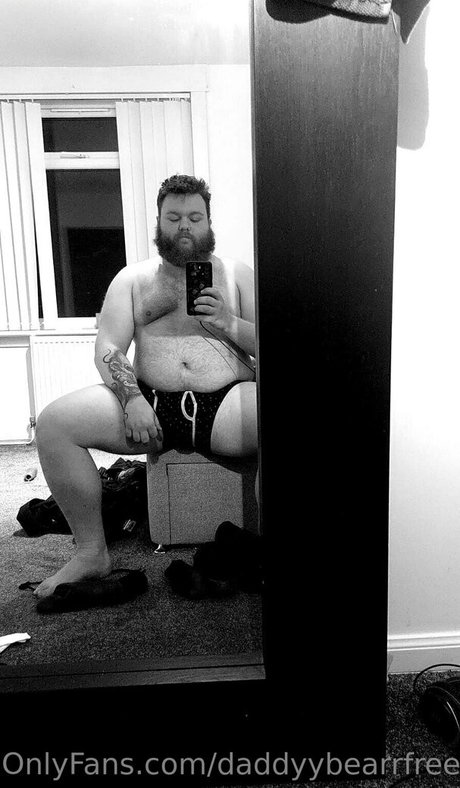 Nacktes geleaktes OnlyFans-Foto von Daddyybearrfree