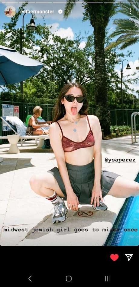 Nacktes geleaktes OnlyFans-Foto von Esther Povitsky