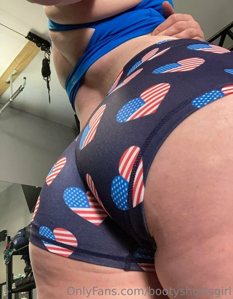 Bootyshortsgirl
