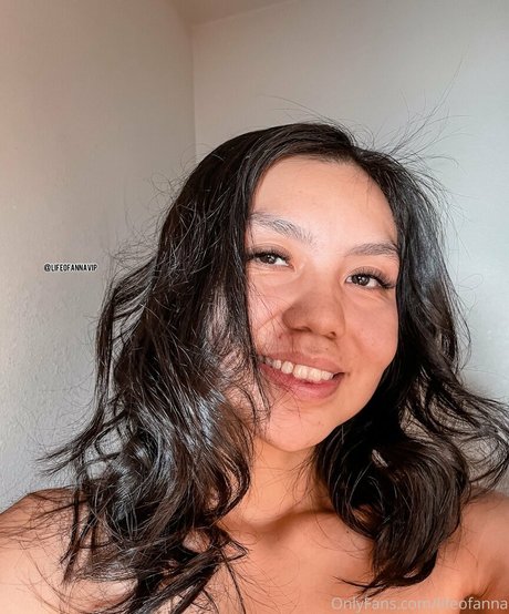 Nacktes geleaktes OnlyFans-Foto von Lifeofanna