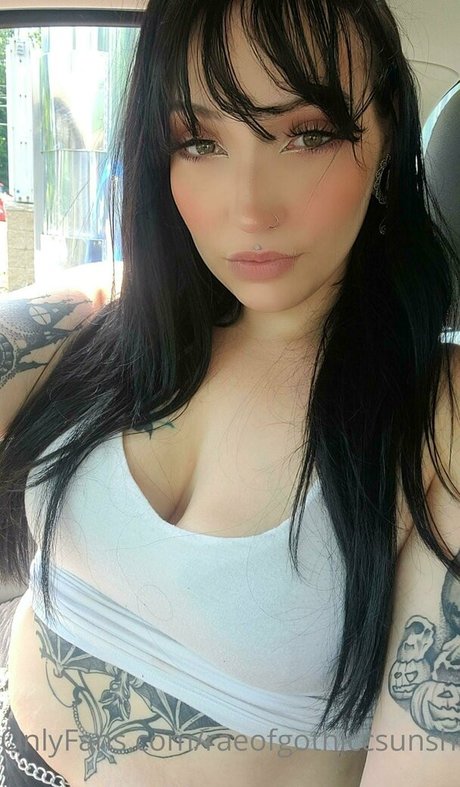 Nacktes geleaktes OnlyFans-Foto von Raeofgothiccsunshine