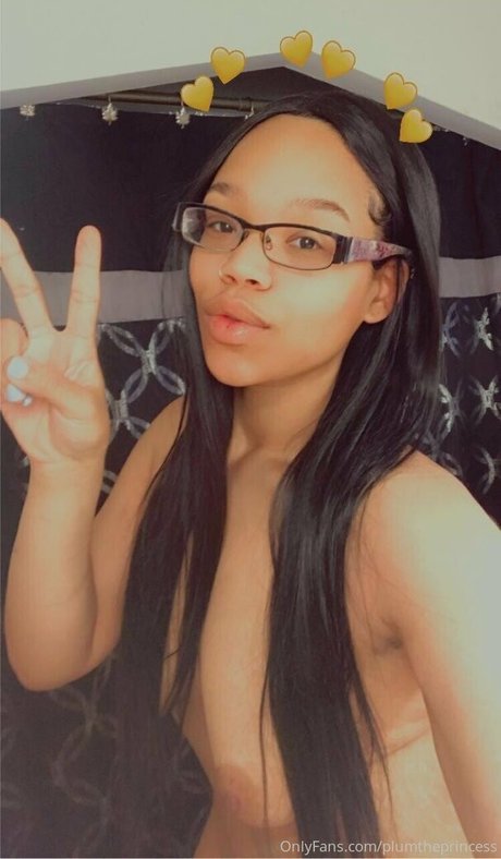Nacktes geleaktes OnlyFans-Foto von Plumtheprincess