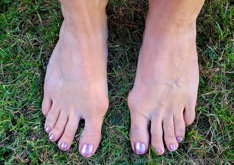 Nacktes geleaktes OnlyFans-Foto von Ballettwinkletoes