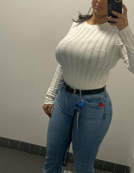 Nacktes geleaktes OnlyFans-Foto von Babylonias