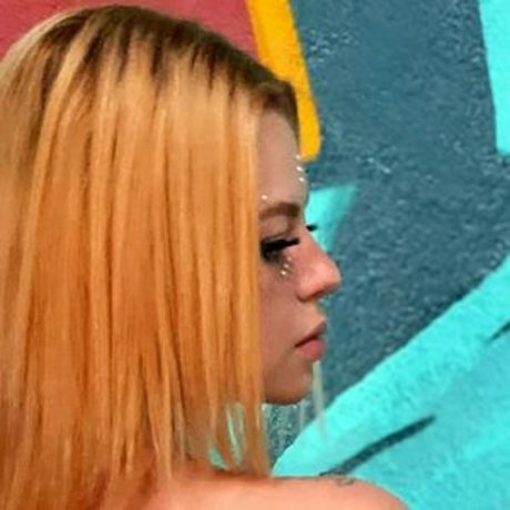 Nacktes geleaktes OnlyFans-Foto von Waifunextdoor