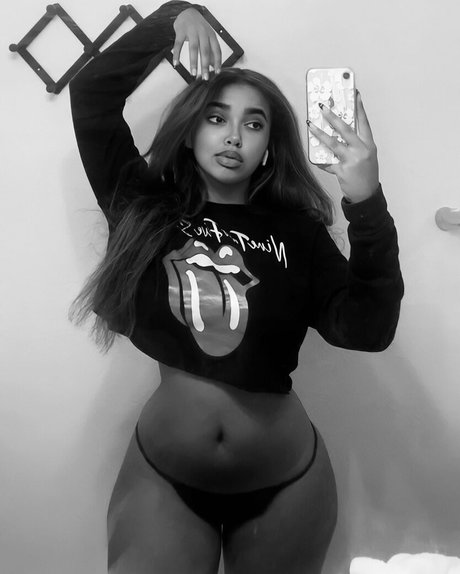 Nacktes geleaktes OnlyFans-Foto von Lovesicksavii