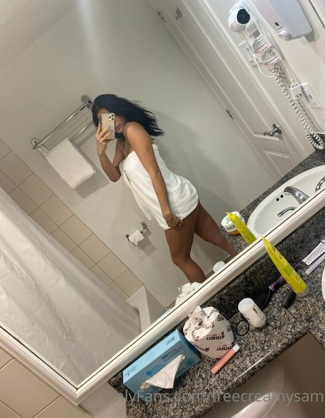Nacktes geleaktes OnlyFans-Foto von Freecreamysam