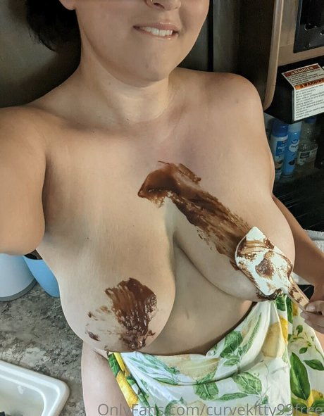 Nacktes geleaktes OnlyFans-Foto von Curvekitty99free