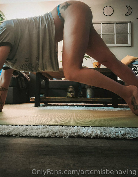 Nacktes geleaktes OnlyFans-Foto von Artemisbehaving