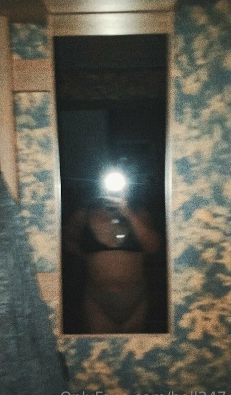 Nacktes geleaktes OnlyFans-Foto von Hell247