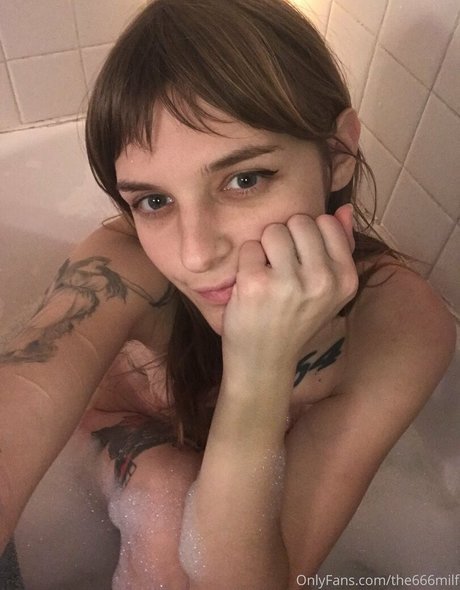 Nacktes geleaktes OnlyFans-Foto von Parisbush