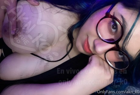 Nacktes geleaktes OnlyFans-Foto von Aknk0