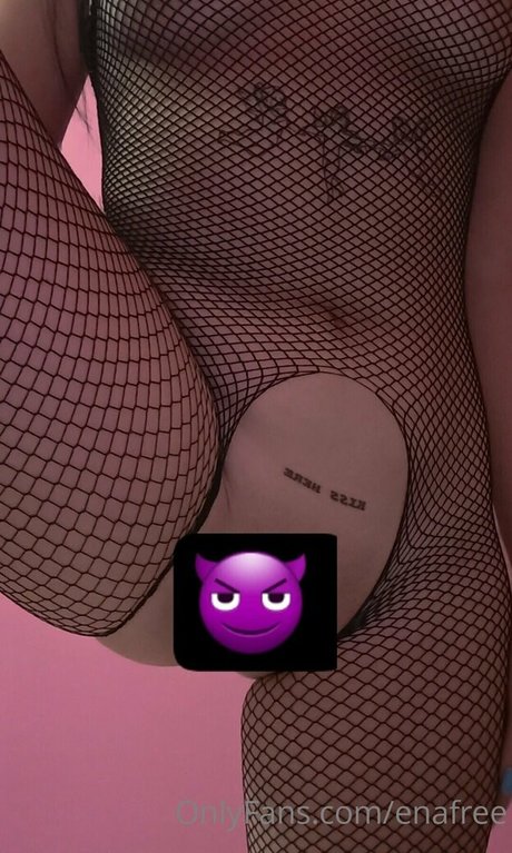 Nacktes geleaktes OnlyFans-Foto von Enafree
