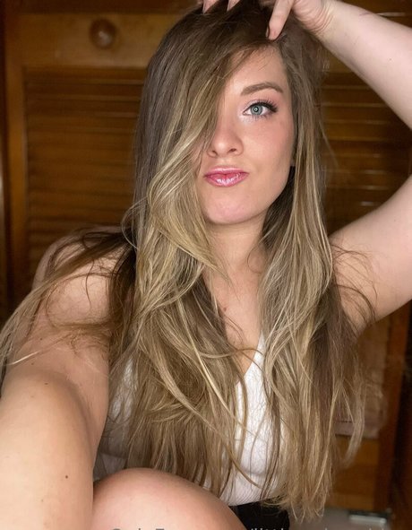 Nacktes geleaktes OnlyFans-Foto von Littlemisschloe