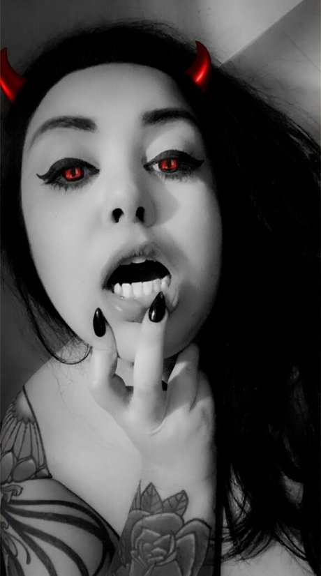 Nacktes geleaktes OnlyFans-Foto von Ravenbadini