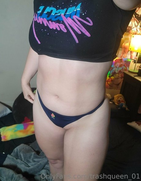 Nacktes geleaktes OnlyFans-Foto von Trashqueen01