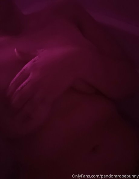 Nacktes geleaktes OnlyFans-Foto von Pandorabunny