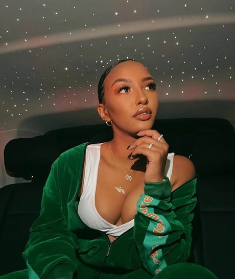Nacktes geleaktes OnlyFans-Foto von Naomi Schiff