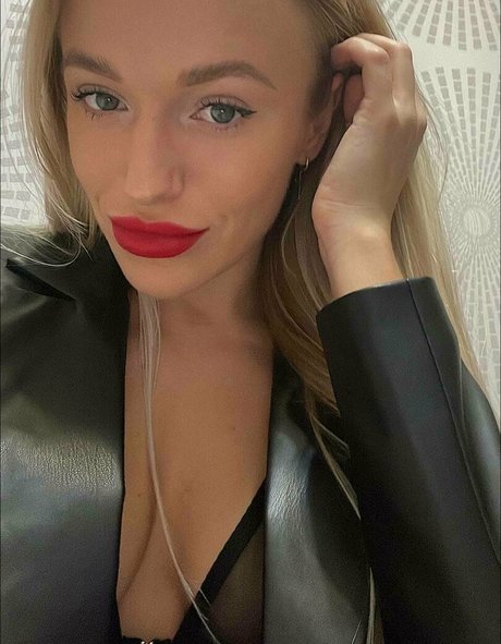 Aislinxxxmodel