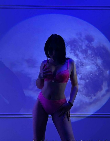 Nacktes geleaktes OnlyFans-Foto von Melaniedark
