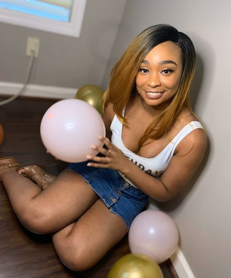 Nacktes geleaktes OnlyFans-Foto von Definedbyky