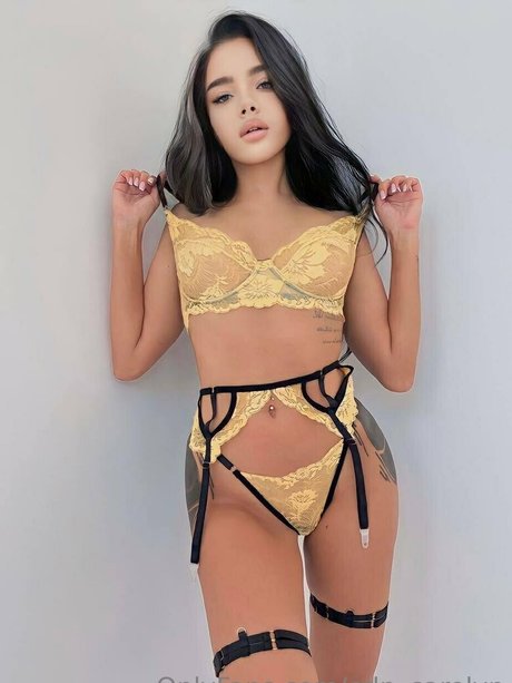 Nacktes geleaktes OnlyFans-Foto von Crlncarolyn