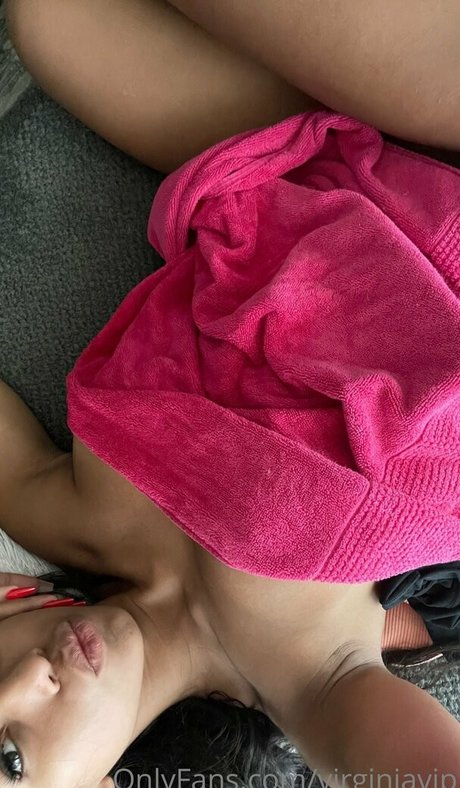 Nacktes geleaktes OnlyFans-Foto von Virginasanhousefree