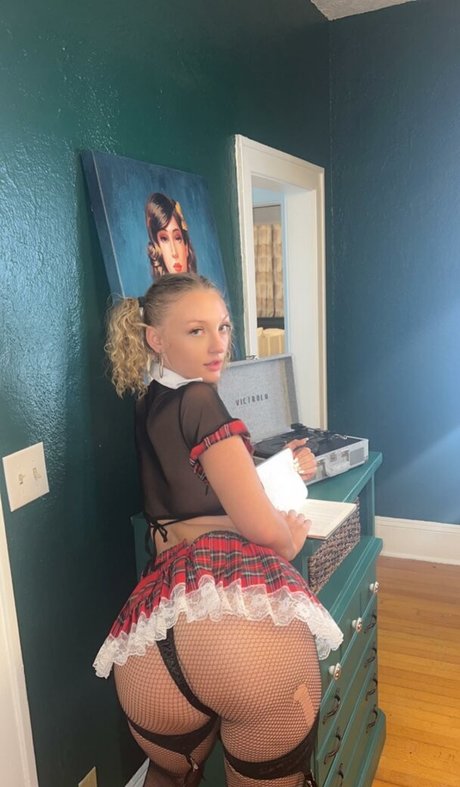 Nacktes geleaktes OnlyFans-Foto von Princess Olivia