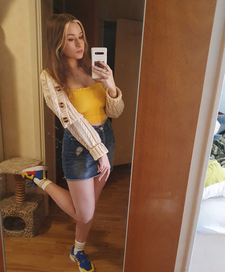Nacktes geleaktes OnlyFans-Foto von Yaboielina