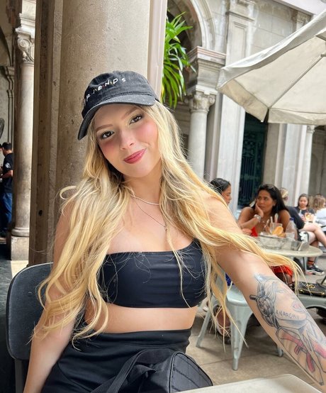 Nacktes geleaktes OnlyFans-Foto von Isa Sudati