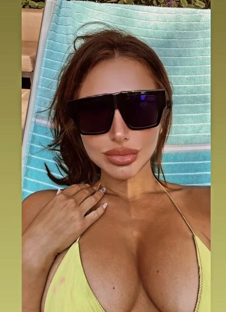 Nacktes geleaktes OnlyFans-Foto von Katherine Eftekhari